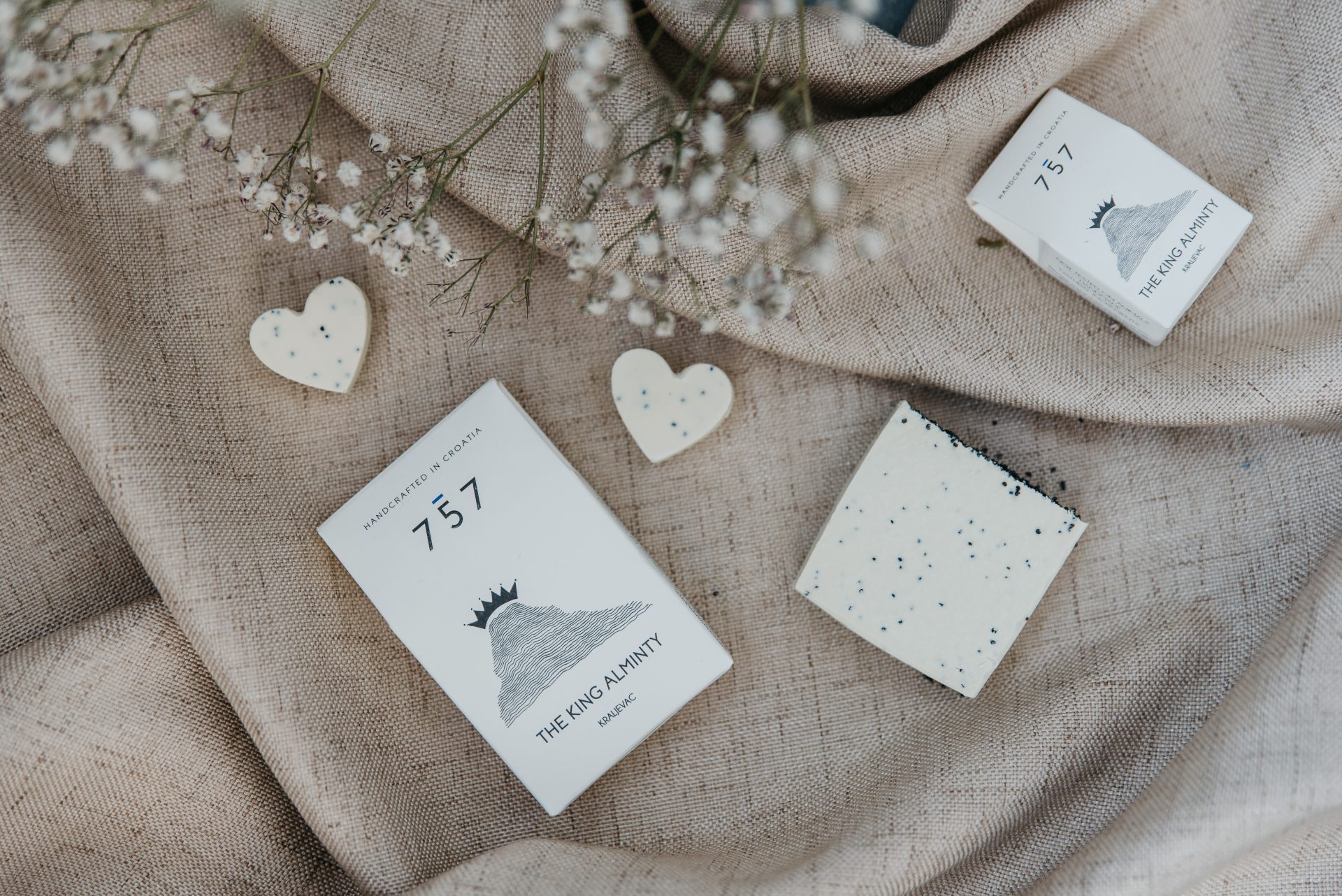 The King Alminty, natural soap with exfoliation and spicy notes - Image 10