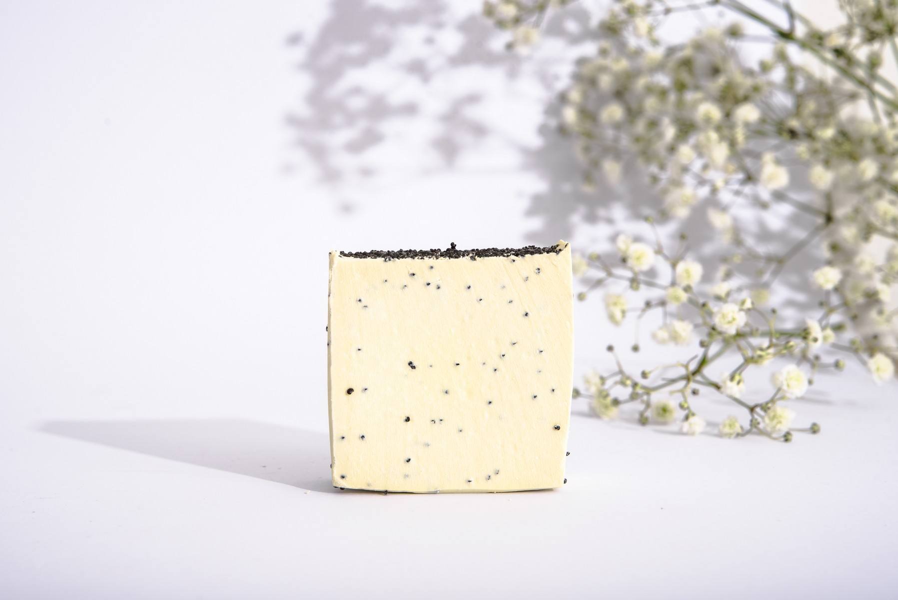 The King Alminty, natural soap with exfoliation and spicy notes - Image 7