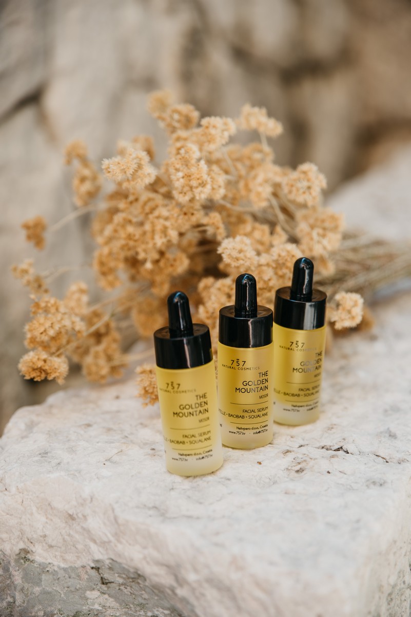 The Golden Mountain, umirujući zaštitni serum sa smiljem i skvalanom - Slika 2