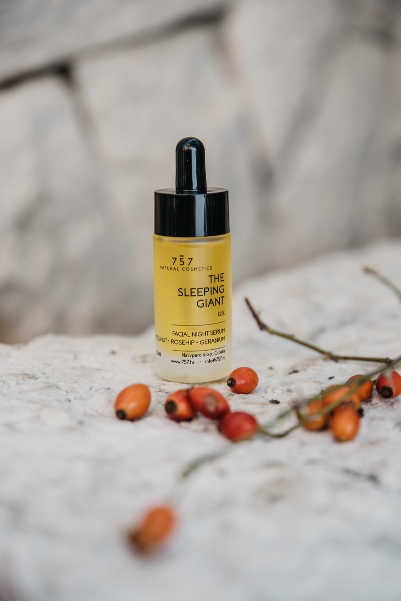 The Sleeping Giant, noćni serum s lješnjakom i divljom ružom - Slika 5