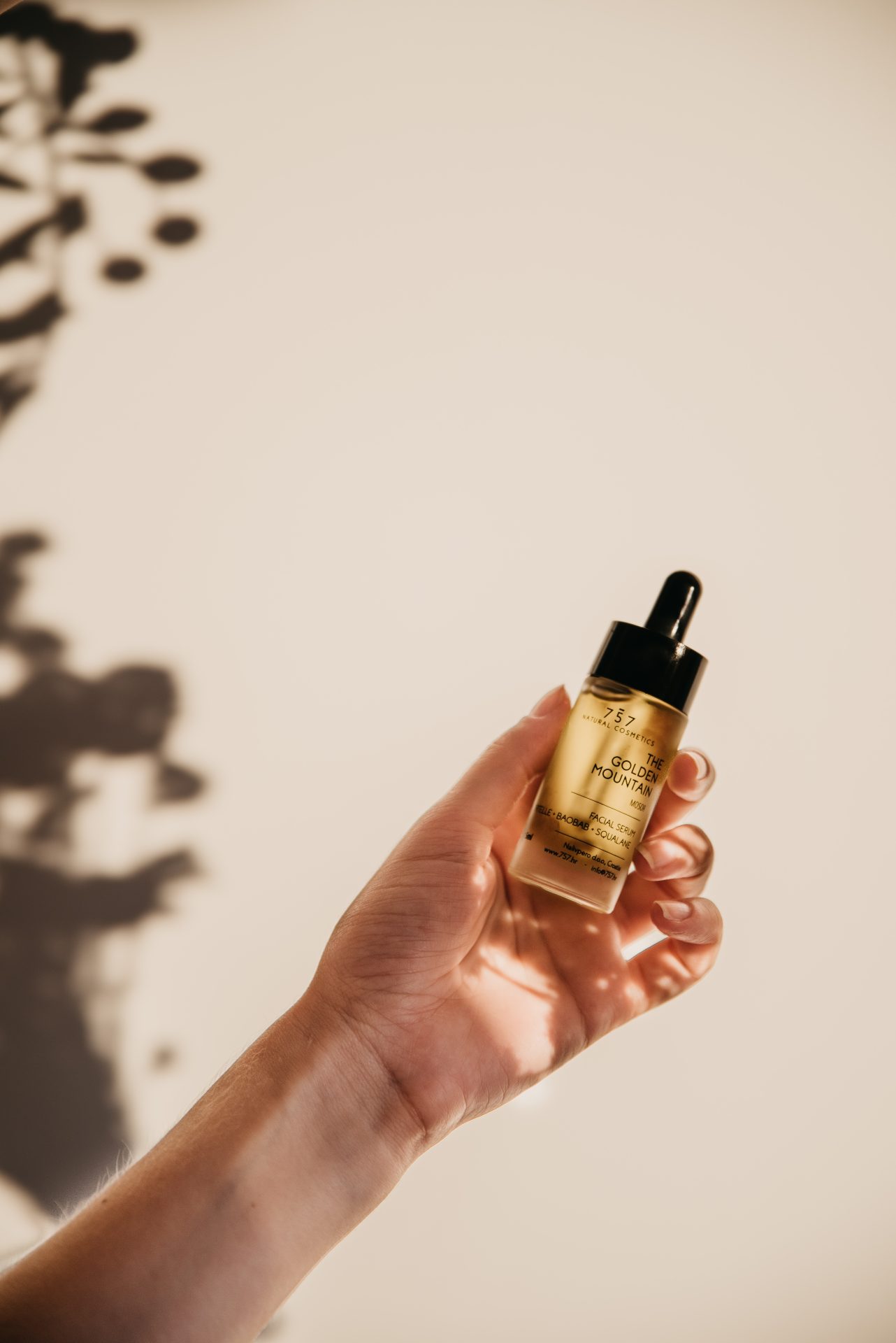 The Golden Mountain, umirujući zaštitni serum sa smiljem i skvalanom - Slika 11