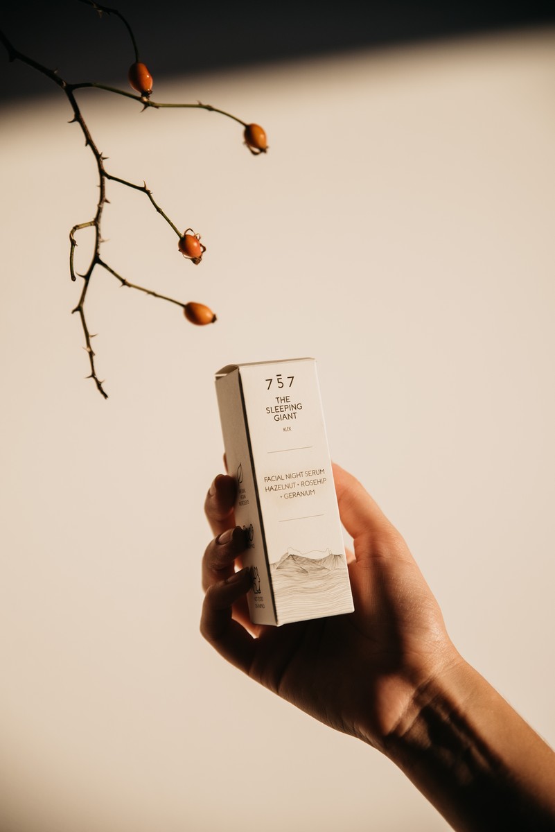 The Sleeping Giant, noćni serum s lješnjakom i divljom ružom - Slika 6